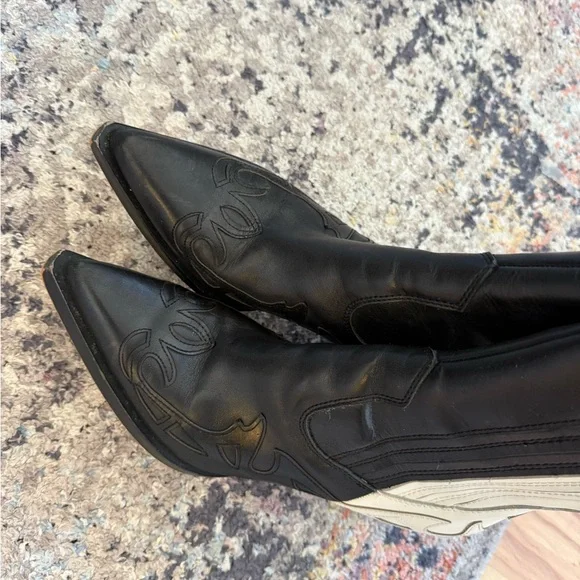 Dolce Vita Black and Cream Heeled Boots - Picture 7 of 8